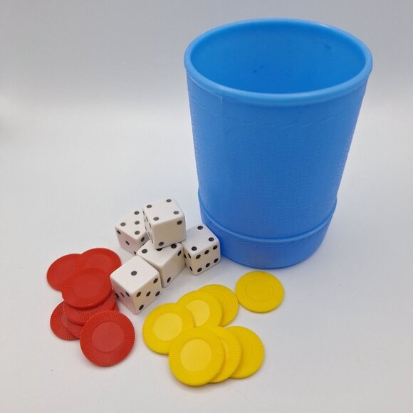 Milton Bradley Yahtzee Shaker Cup 1975 Blue Board Game Replacement Piece Vintage - Picture 1 of 7